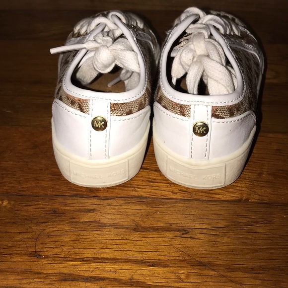 Michael Kors Sneakers - Picture 3 of 4